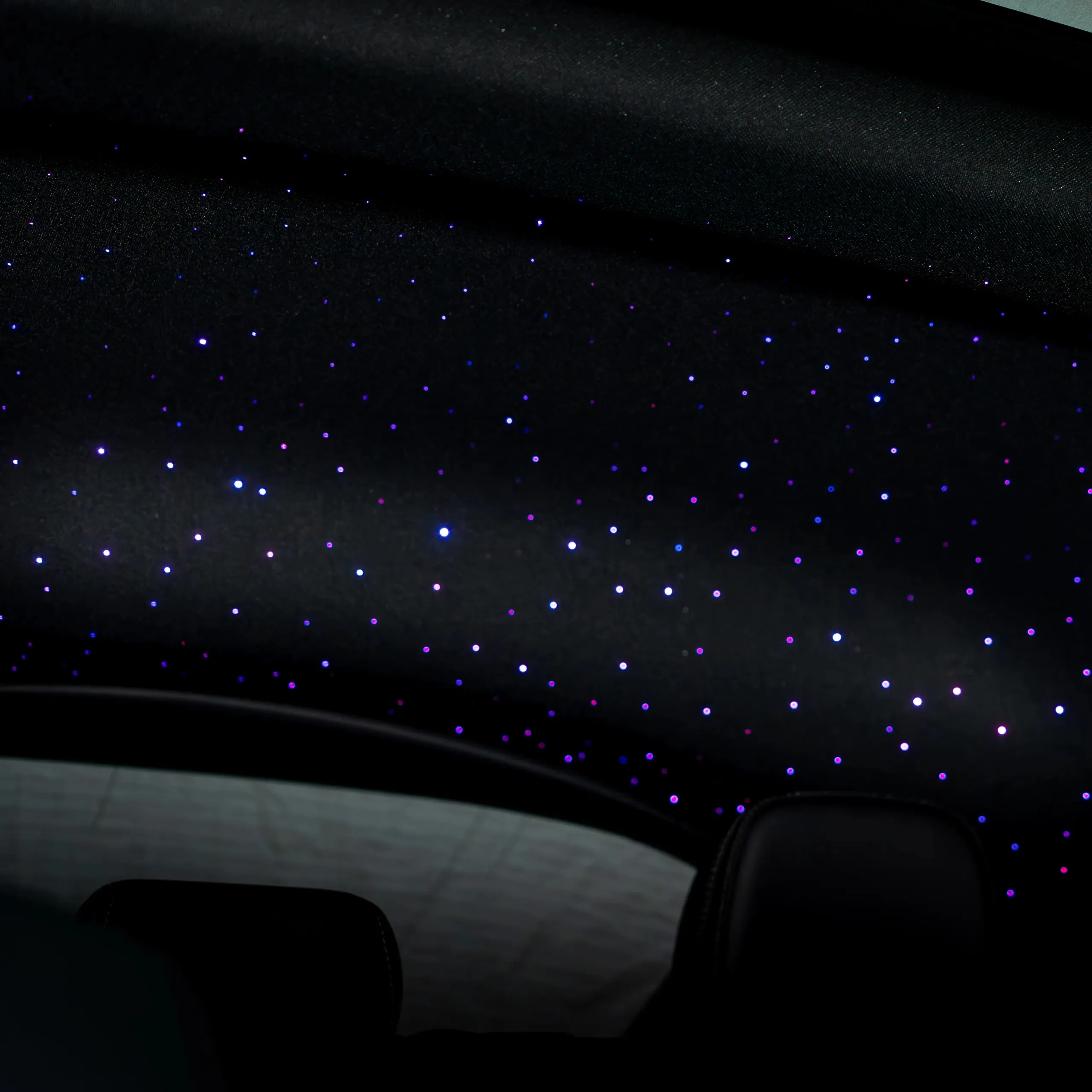 Universeller Sternenhimmel im Tesla mit Funkel-Effekt